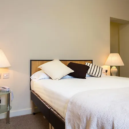 Готель Britannia Leeds 3*