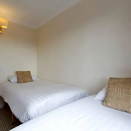 Britannia 3* Leeds (West Yorkshire)