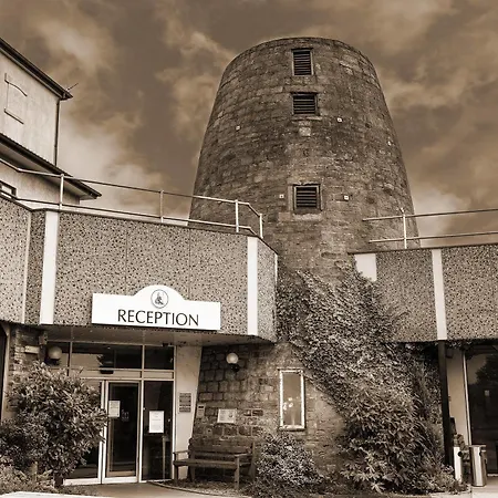 Готель Britannia Leeds 3*