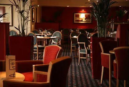 Готель Britannia Leeds 3*
